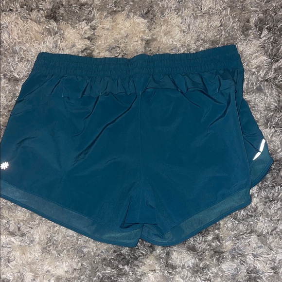 Athleta Mesh Racer Run Mid Rise 4" Short - Picture 2 of 5